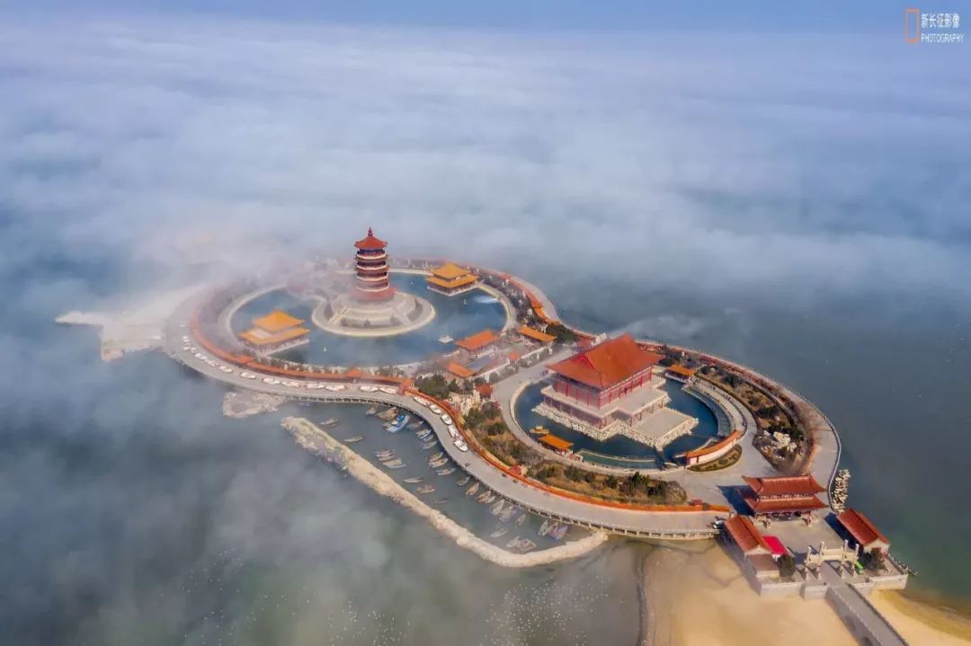 欧乐堡梦幻世界蓬莱阁景区生活在这里的人们,每日置身于仙气飘飘的